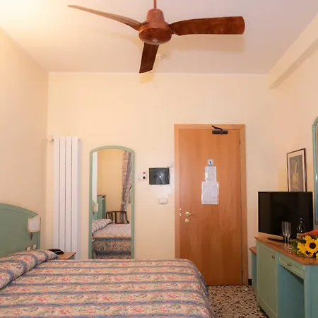 Hotel Magnolia Albenga Exterior photo